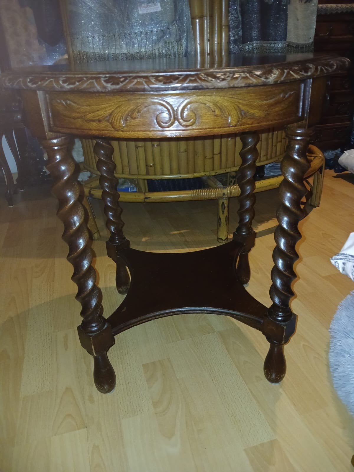 Charmant petit guéridon / table d'appoint ancienne de style, Enlèvement