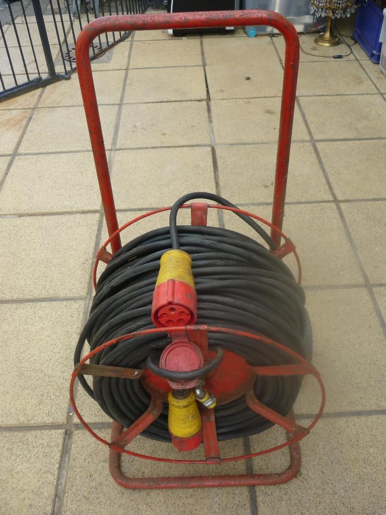 100 meter verlengkabel drijfkracht 400 V, Doe-het-zelf en Bouw, Elektriciteit en Kabels, Ophalen, Zo goed als nieuw, Kabel of Snoer