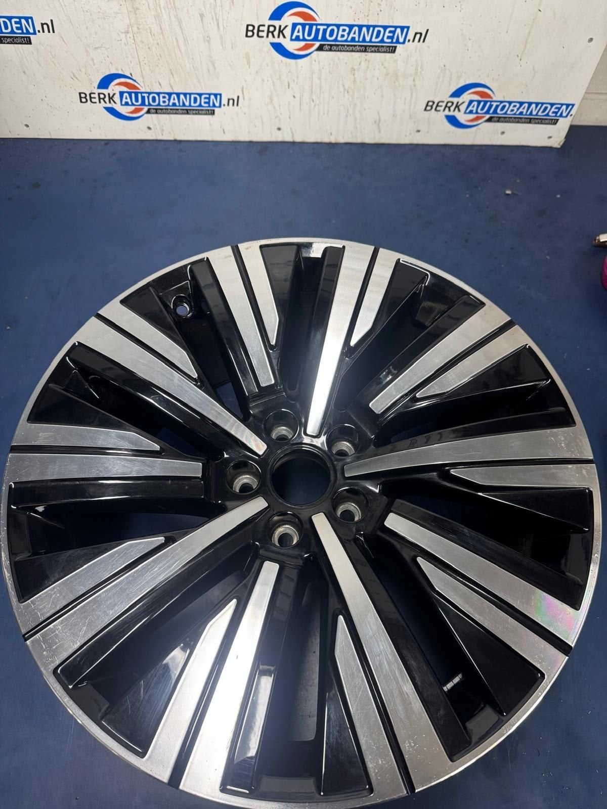 Originele 19 inch Volkswagen Touareg velgen 5x112x66.6 8.5J, Auto-onderdelen, Banden en Velgen, 19 inch, Gebruikt, Velg(en), -