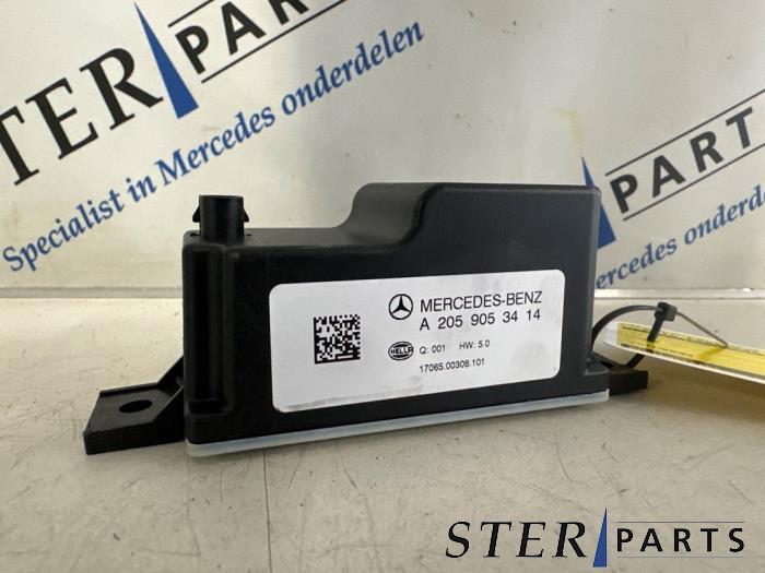 Régulateur de tension d'un Mercedes E-Klasse, 3 mois de garantie, Utilisé, -, -