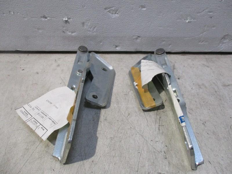 CHARNIERE Opel Omega B 1994-1999 (01-1970/-) (90493561), Utilisé, Opel