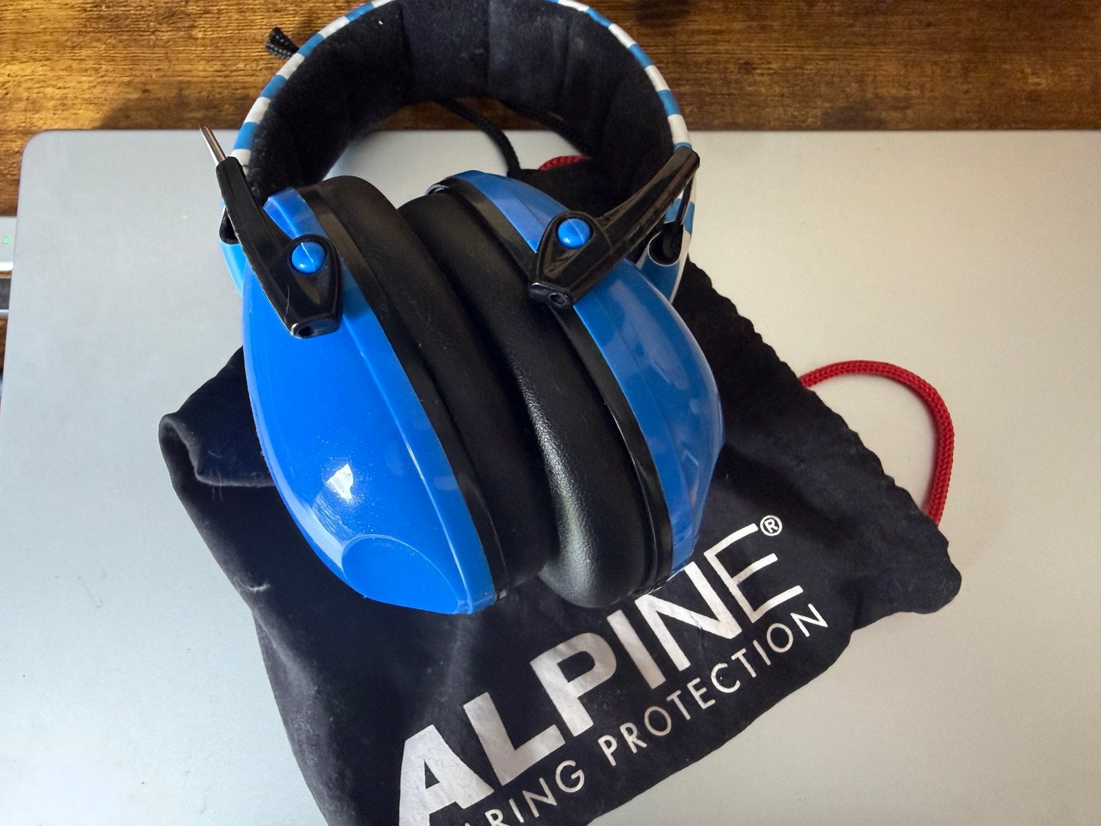 Alpine muffy gehoorbescherming 5 tot 16 jaar, Audio, Tv en Foto, Hoofdtelefoons, Ophalen of Verzenden, Zo goed als nieuw