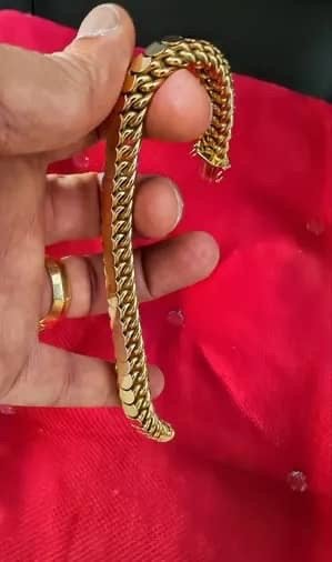 Bracelet modele unique or 18k homme, Handtassen en Accessoires, Broches, Ophalen, Zo goed als nieuw, Goud, Goud