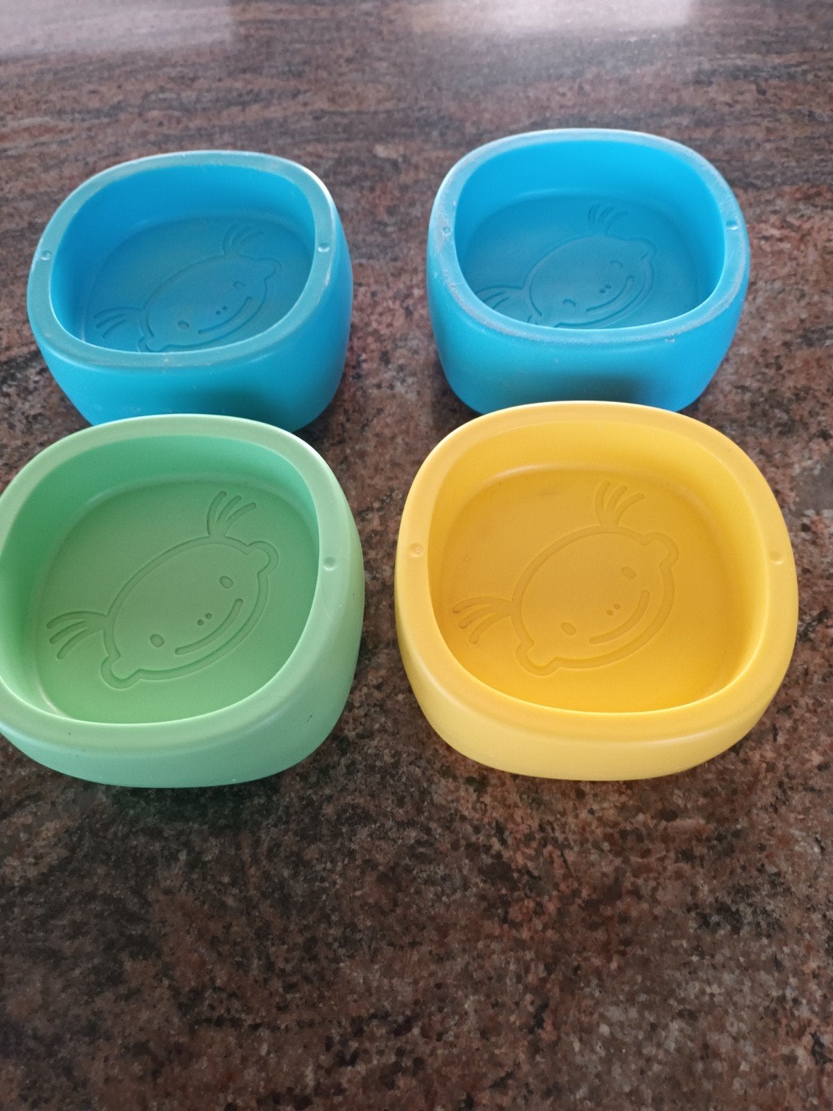 4 blokken voor onder baby bedje in zeer goede staat te koop., Ophalen