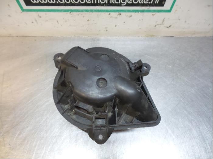Kachel Ventilatiemotor van een Opel Vivaro (Vivaro 01-), Gebruikt, -, -, Opel