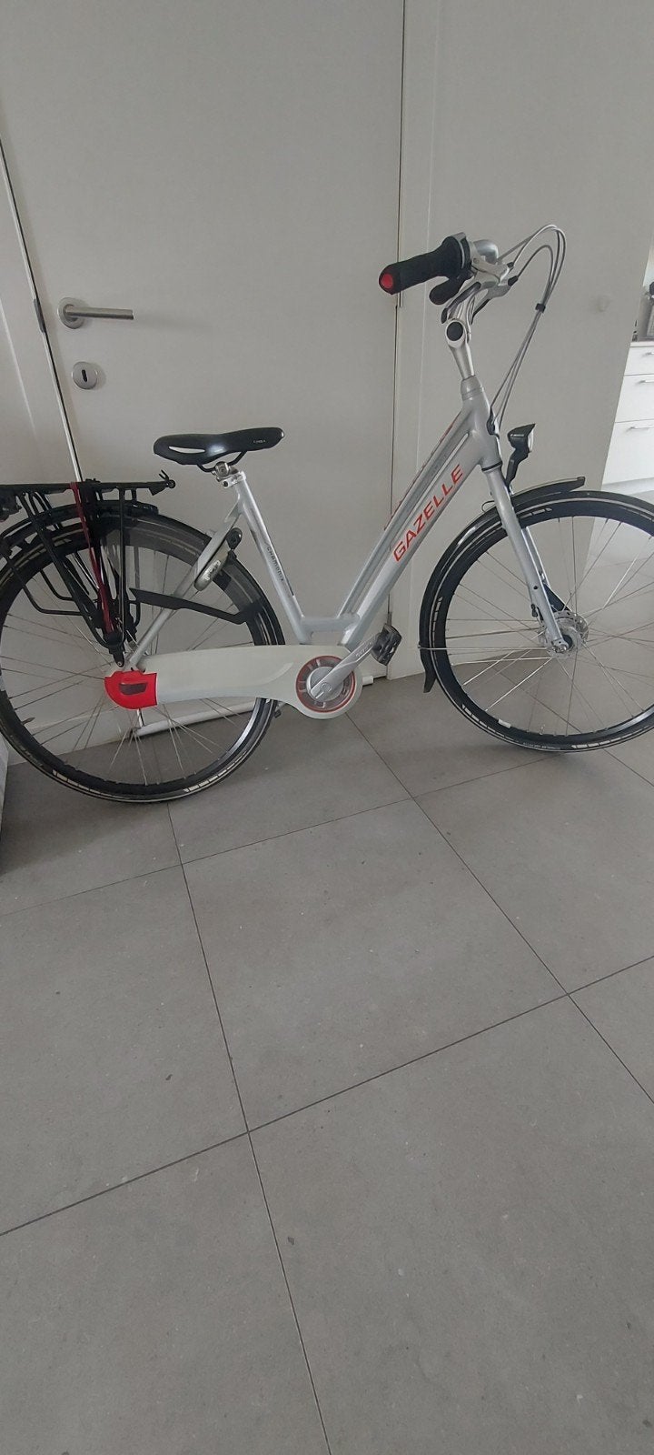 Gazelle 28 inch in perfect staat, Fietsen en Brommers, Fietsen | Dames | Damesfietsen, Ophalen of Verzenden, Gazelle, Versnellingen
