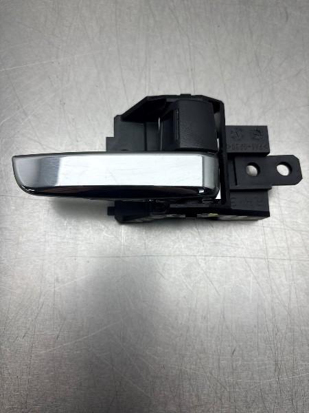 POIGNEE EXTERIEURE AVANT DROITE Outlander (GF / GG), Utilisé, Droite, Mitsubishi