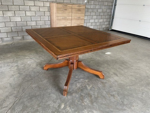 Mooie eetkamertafel rond/vierkant, Huis en Inrichting, Tafels | Eettafels, Ophalen, Gebruikt, Overige vormen