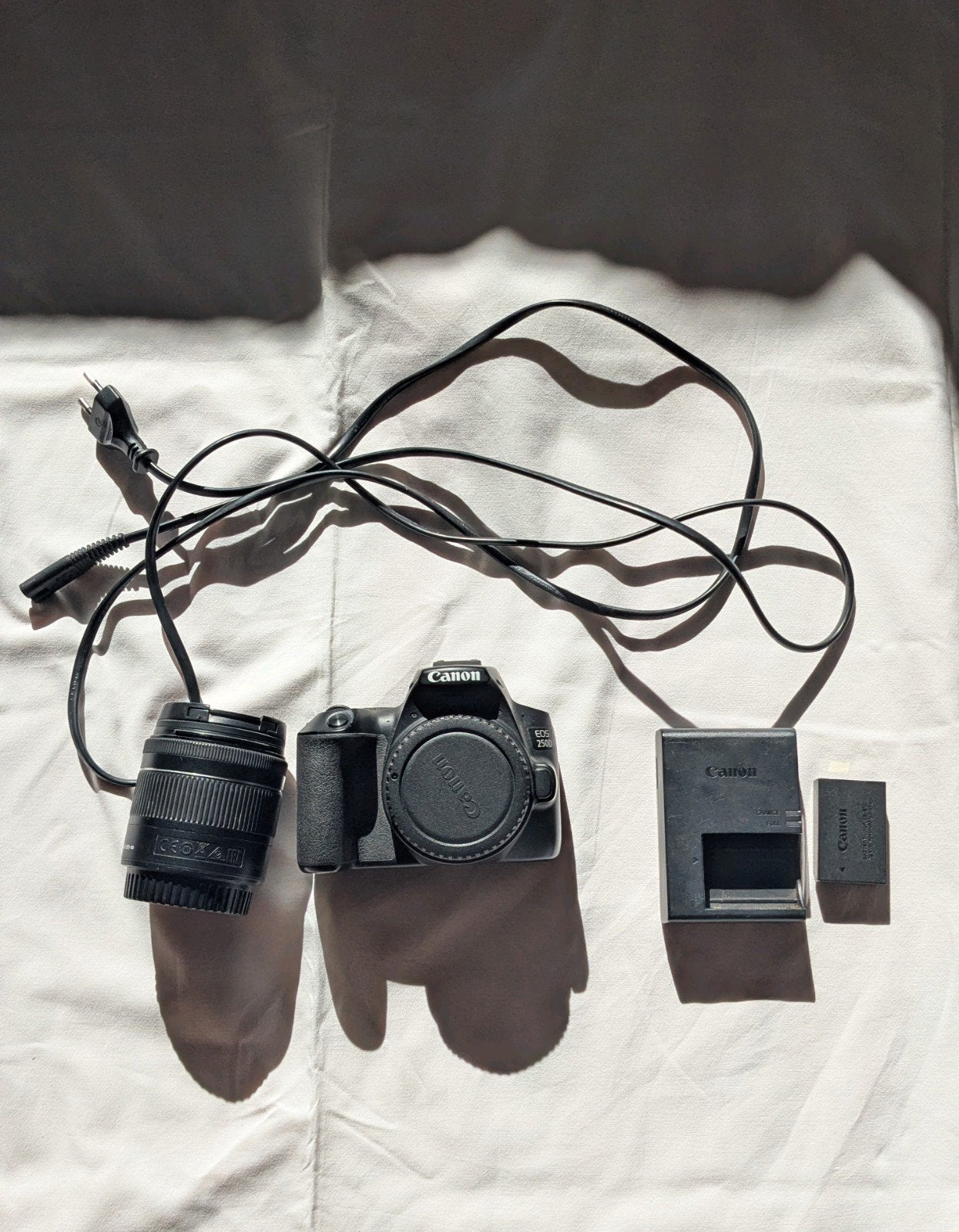 Canon EOS 250D, Audio, Tv en Foto, Spiegelreflex, Canon, Ophalen of Verzenden, Zo goed als nieuw