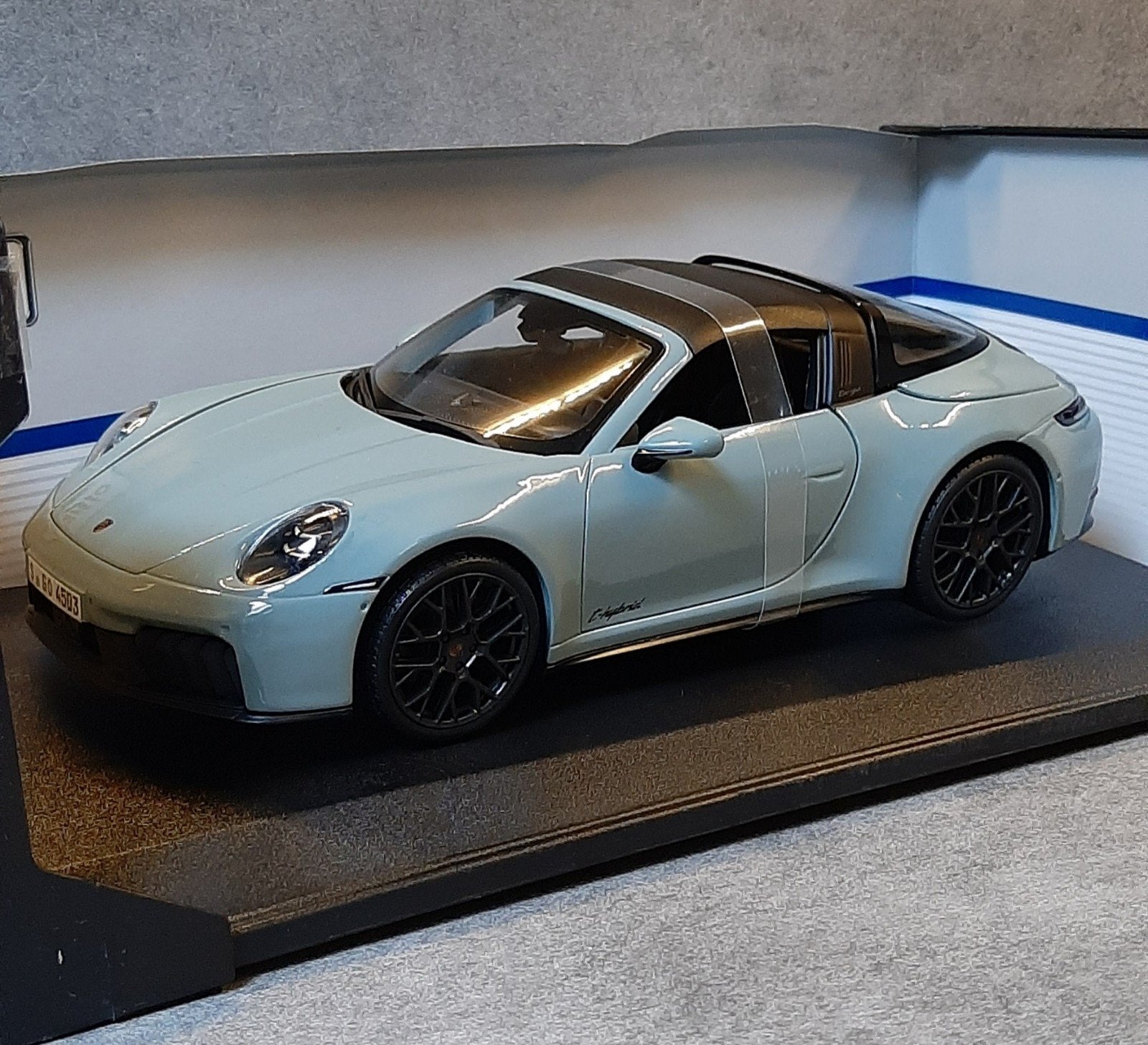 1:18/Porsche 911 Targa 4 GTS(992.2)NIEUW, Hobby en Vrije tijd, Modelauto's | 1:18, Ophalen of Verzenden, Nieuw, Auto, Maisto
