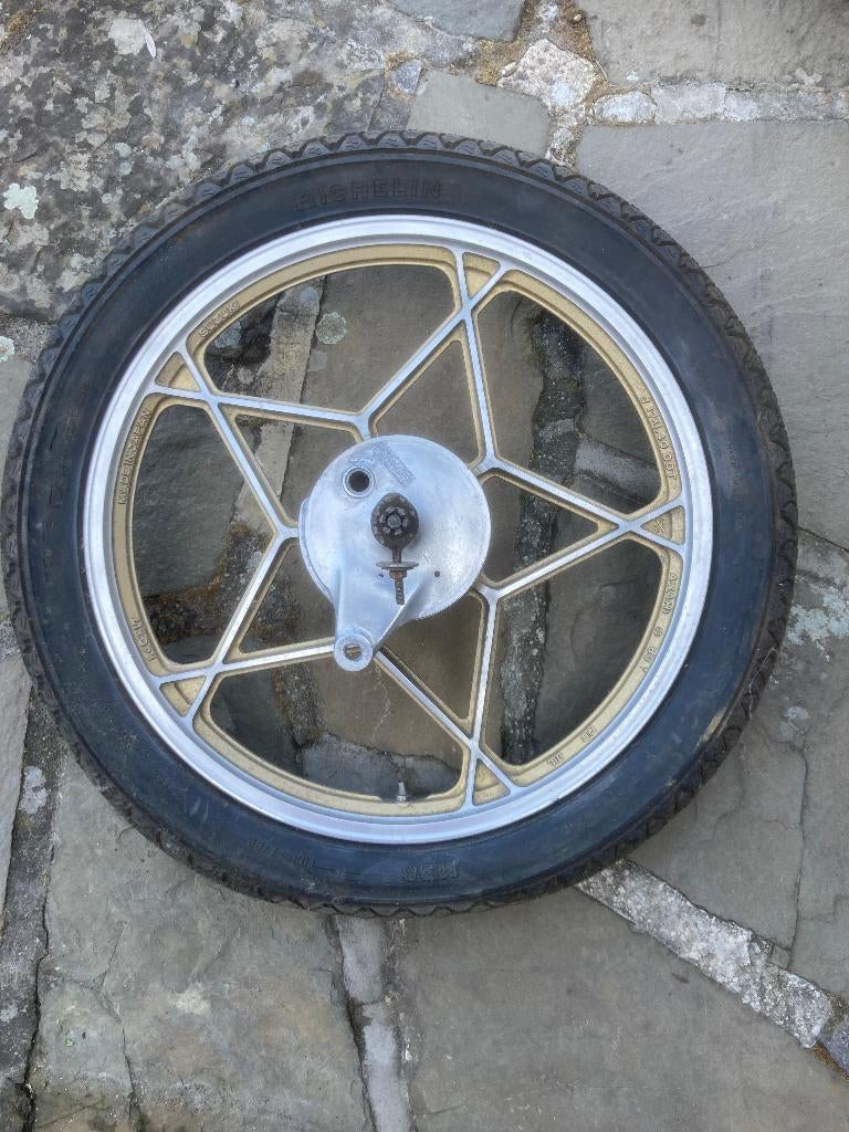 suzuki GT50 1 roue arrière en 17, Fietsen en Brommers, Ophalen
