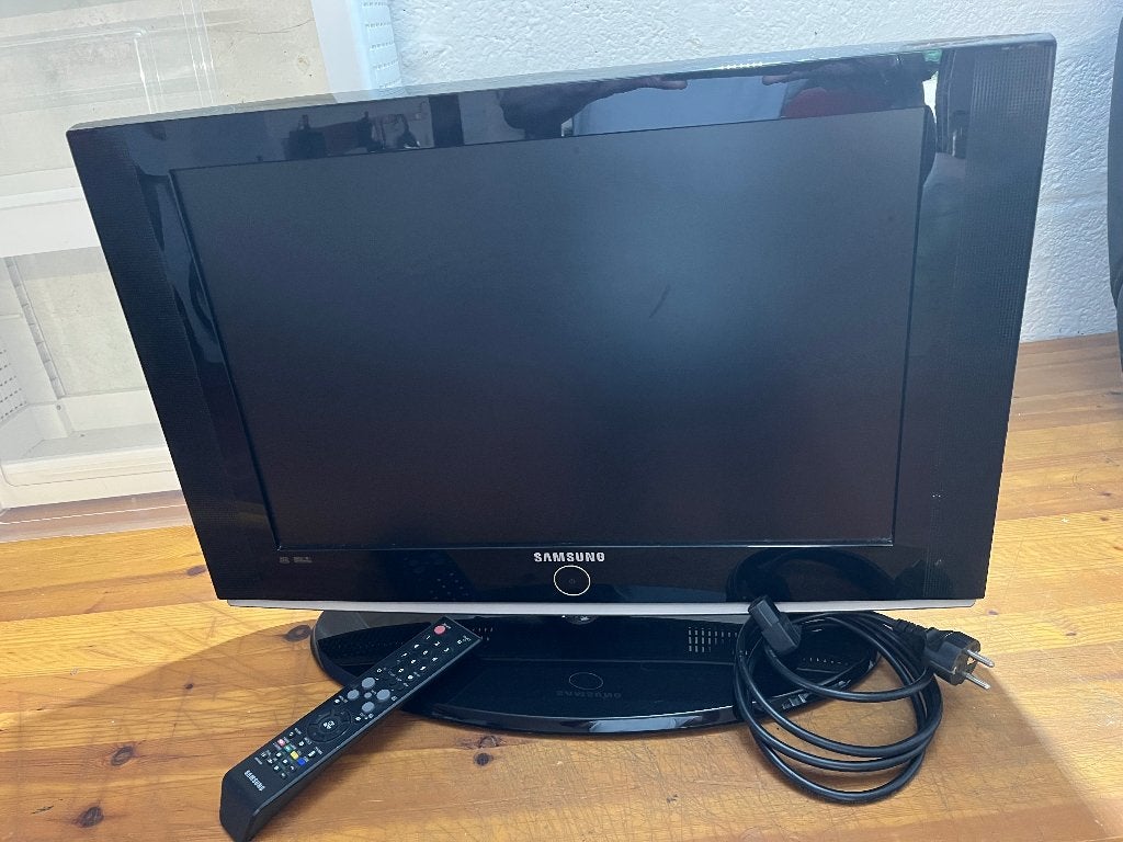 55 cm diagonale kleurentelevisie, Audio, Tv en Foto, Ophalen, LCD, Zo goed als nieuw, Samsung