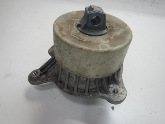Mecredes-Benz C-Klasse W205 C63 Motorsteun Links (A205240450, Autos : Pièces & Accessoires, Enlèvement ou Envoi, Utilisé