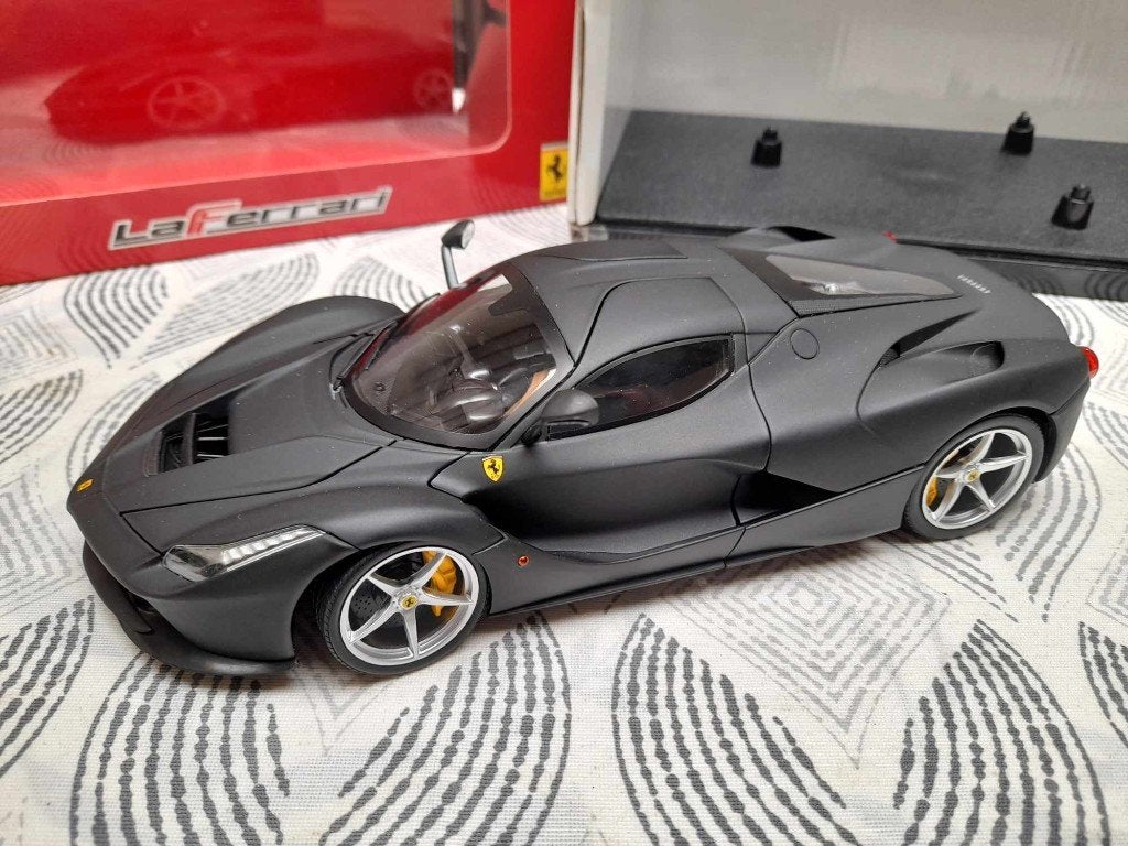 Ferrari 1/18., Enlèvement ou Envoi, Hot Wheels