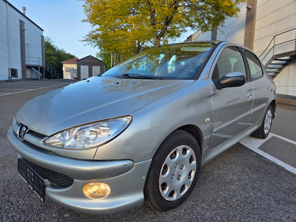 Peugeot 206 1.4essence*Airco*Prête à immatriculée!!!, Autos, Argent ou Gris, Achat, Boîte manuelle, Noir