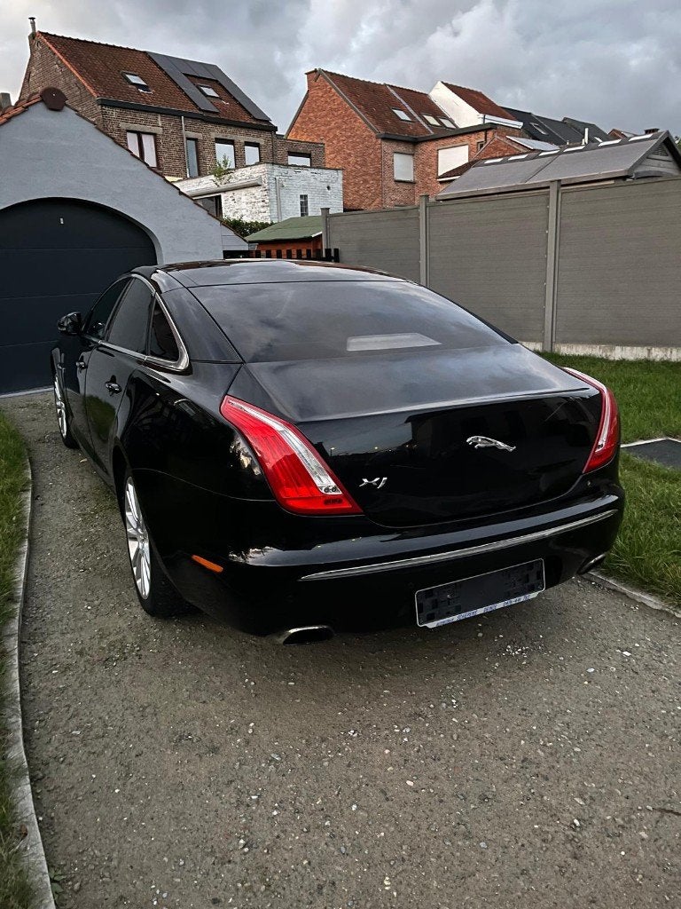 Jaguar xj 3000 diezel 2011, Auto's, Automaat, Achterwielaandrijving, Zwart, Zwart