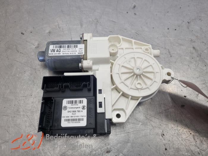 Moteur de vitre portière d'un Volkswagen Caddy, Volkswagen, -, 3 mois de garantie, Utilisé