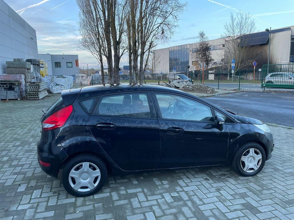Ford fiesta 2011 en tres bonne etat, Autos, Euro 5, Boîte manuelle, Fiësta, 4 cylindres