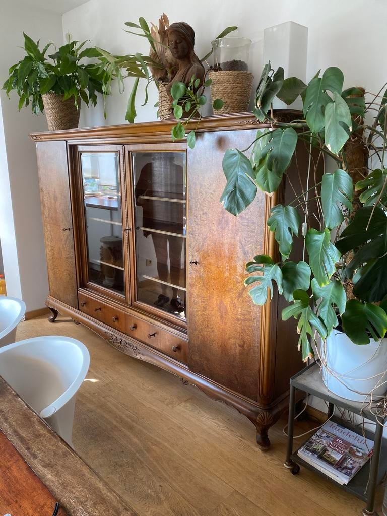 Vitrine ancienne, Enlèvement