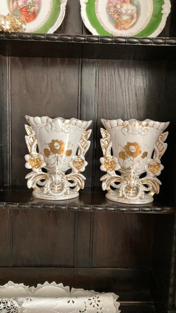 Koppel antieke vieux bruxelles vazen  , 20 cm hoog, Ophalen