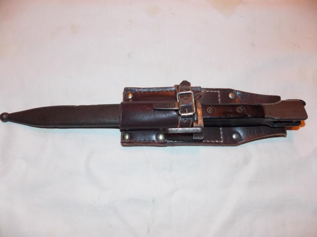 Baïonnette Fal dAfrique du Sud avec porte-baïonnette en cuir, Enlèvement ou Envoi, Armée de terre, Couteau ou Poignard