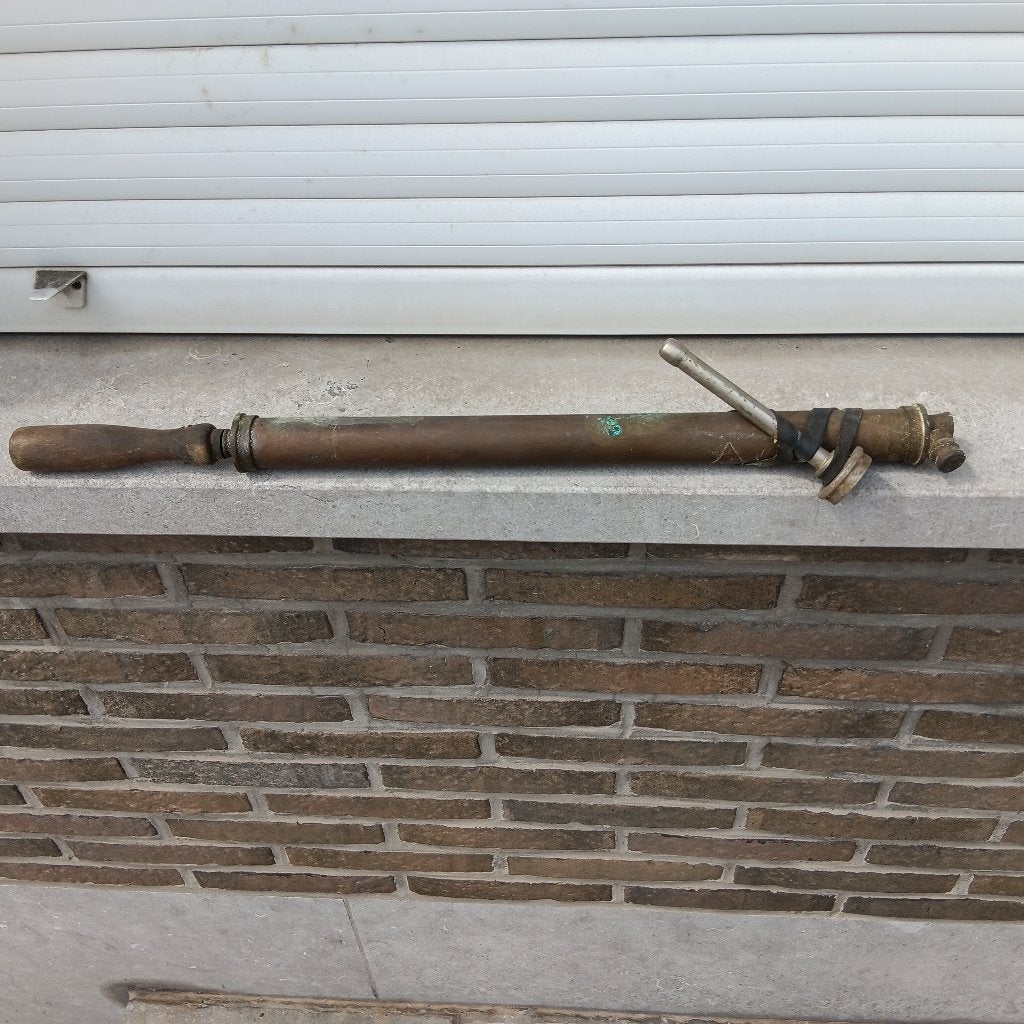 Ancien pulvérisateur, Enlèvement