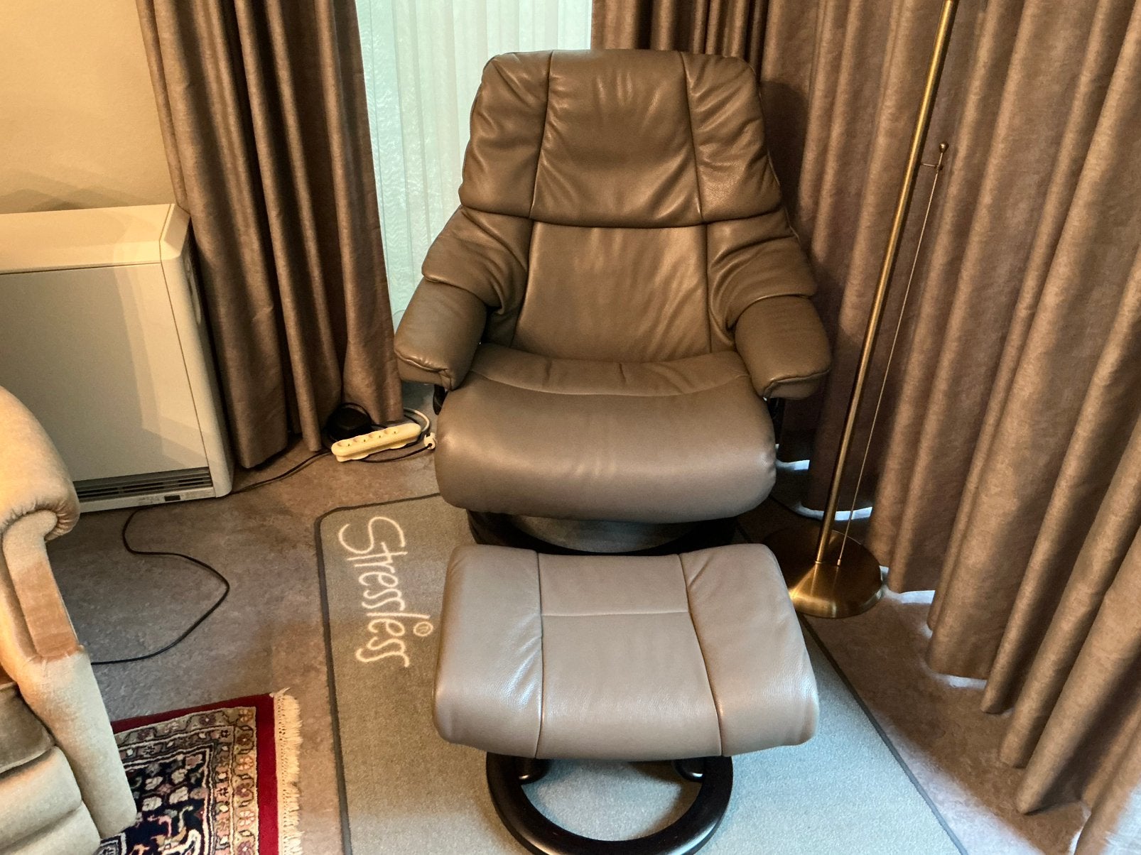 Stressless zetel met bijbehorende mat en voetenbank, Ophalen, Zo goed als nieuw, Leer, Stressless