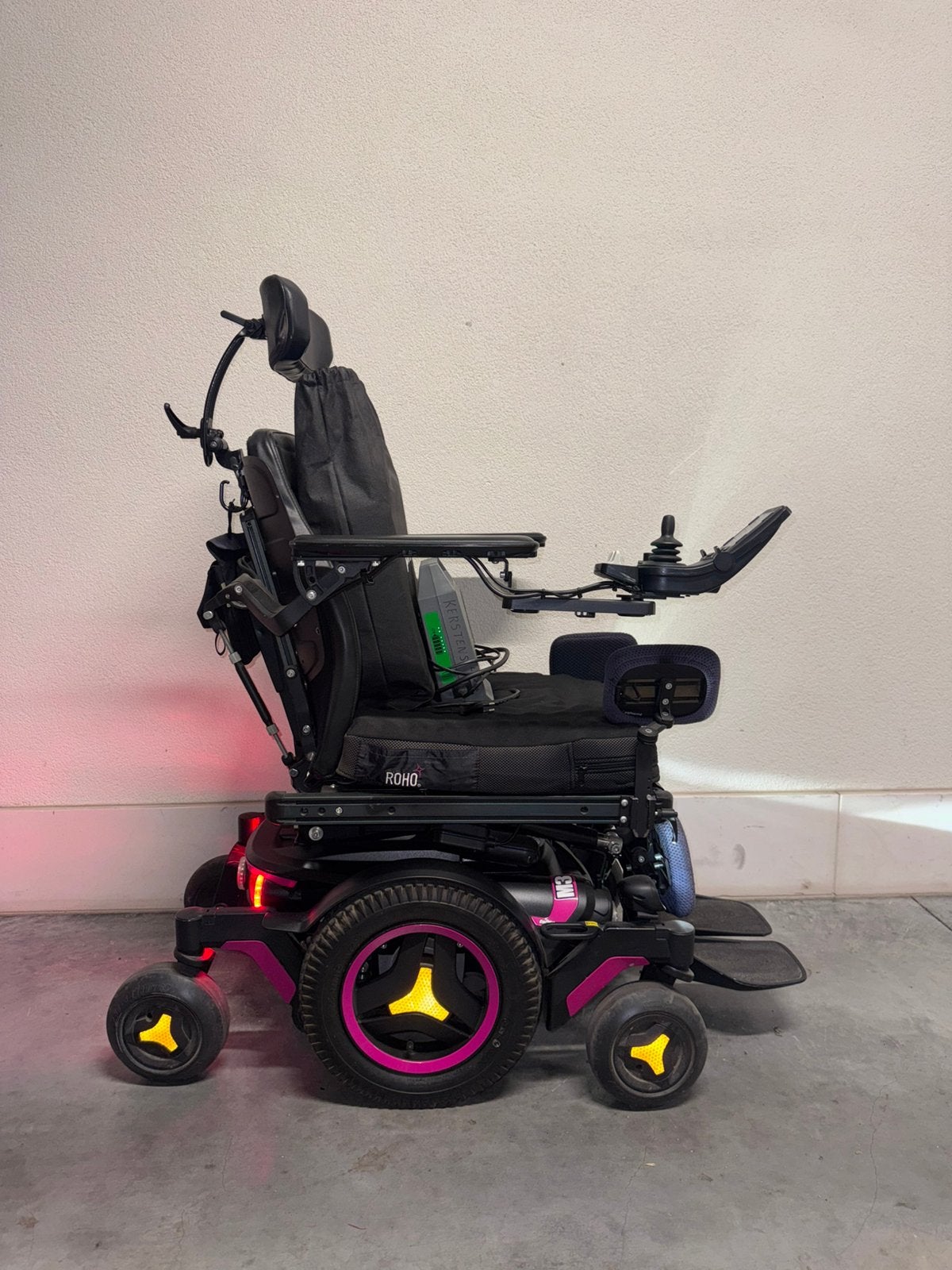 Fauteuil roulante Permobil M3 chaise électrique en bon état, Divers, Enlèvement ou Envoi, Pliant, Comme neuf, Fauteuil roulant électrique