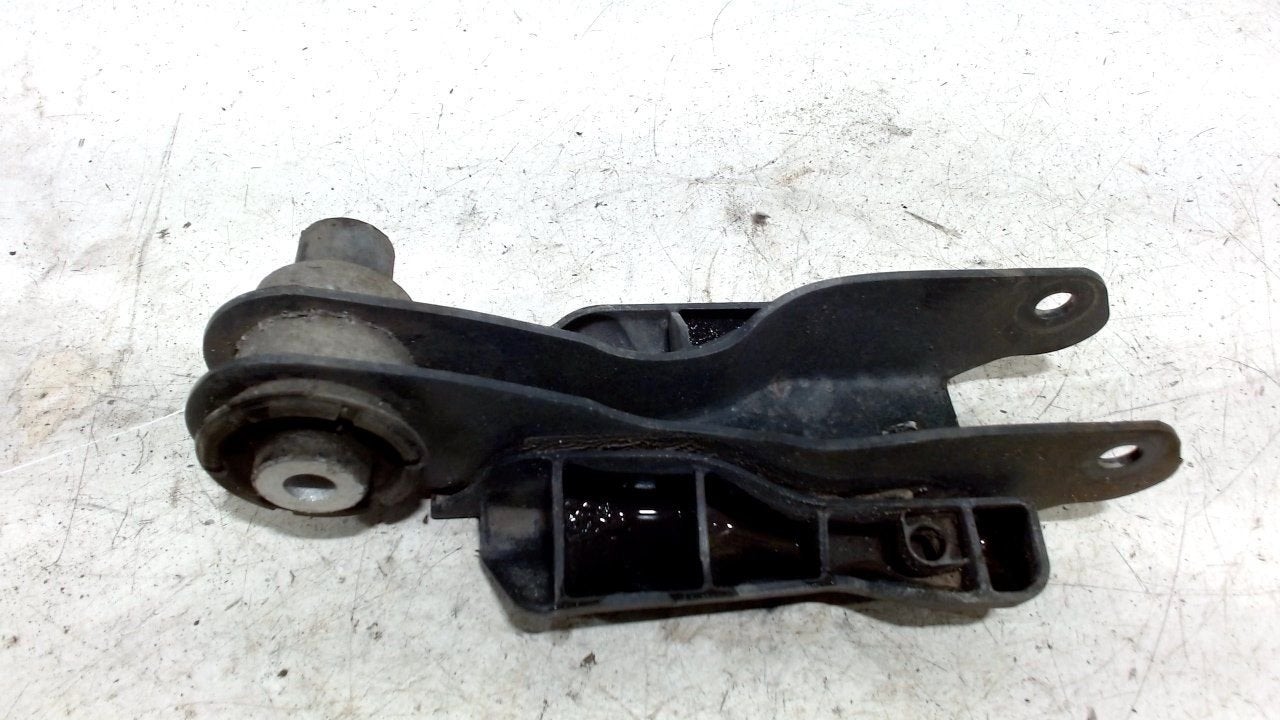 Draagarm links achter onder Land Rover Velar, Auto-onderdelen, Onderdelen@venauto.nl, Van der Ven Autorecycling B.V., Ettenseweg 76, 4706 PB Roosendaal, The Netherlands