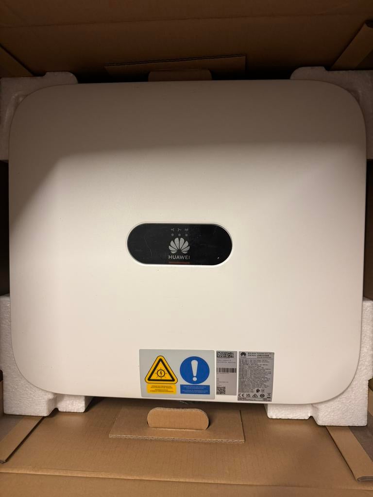 Huawei omvormer SUN2000-4KTL-M1, Doe-het-zelf en Bouw, Ophalen, Zo goed als nieuw