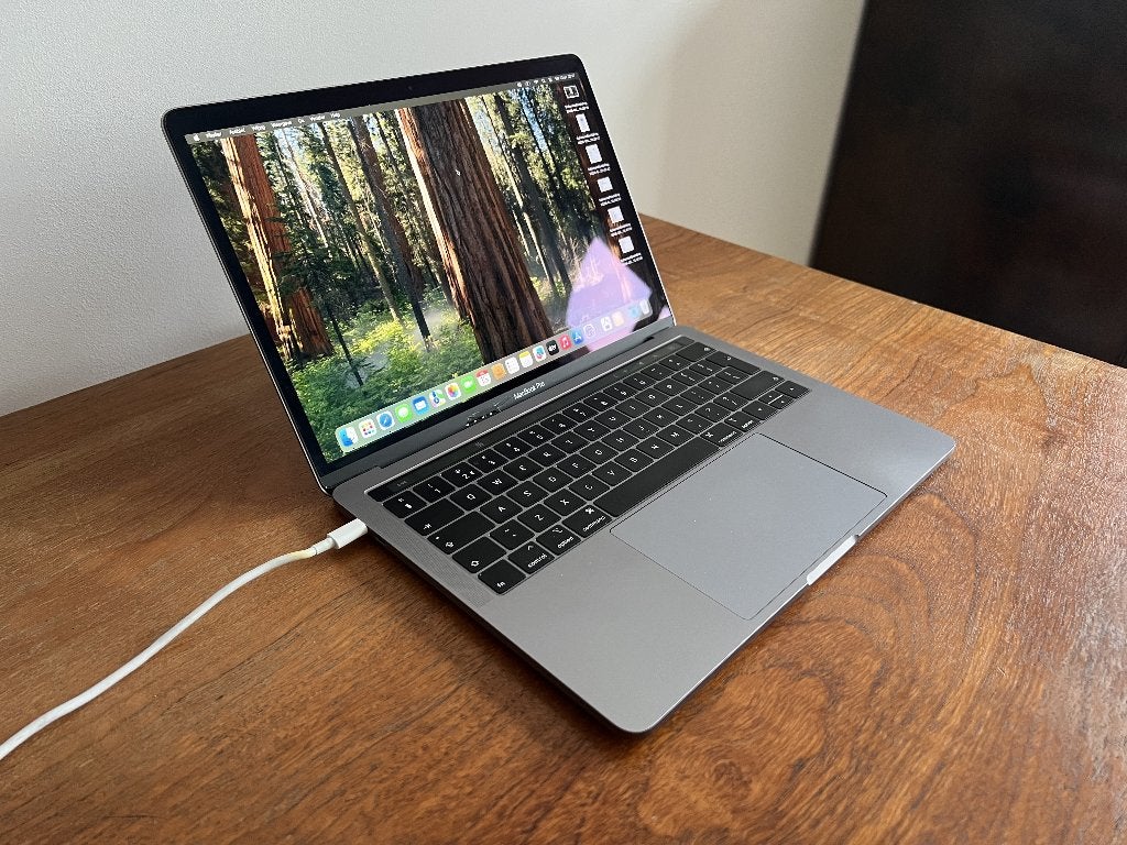 MacBook Pro 13" 2019 (16GB RAM / 256GB SSD), Informatique & Logiciels, Apple Macbooks, Utilisé, MacBook Pro, 13 pouces, Moins de 2 Ghz