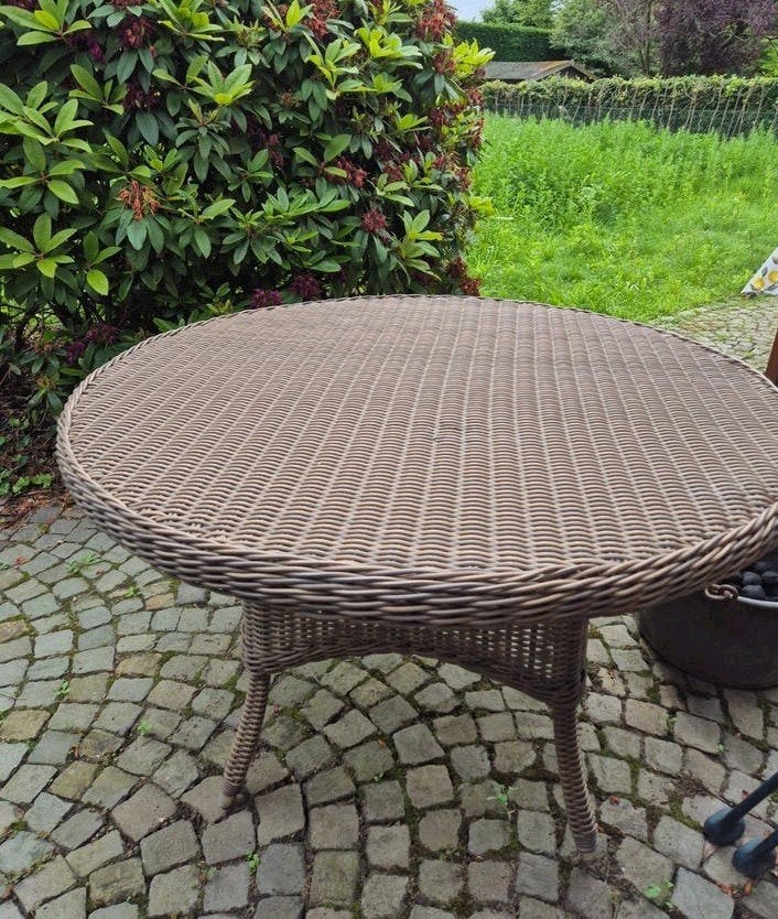 Belle table/patio d'extérieur en polyrotin brun, Jardin & Terrasse, Tables de jardin, Synthétique, Enlèvement