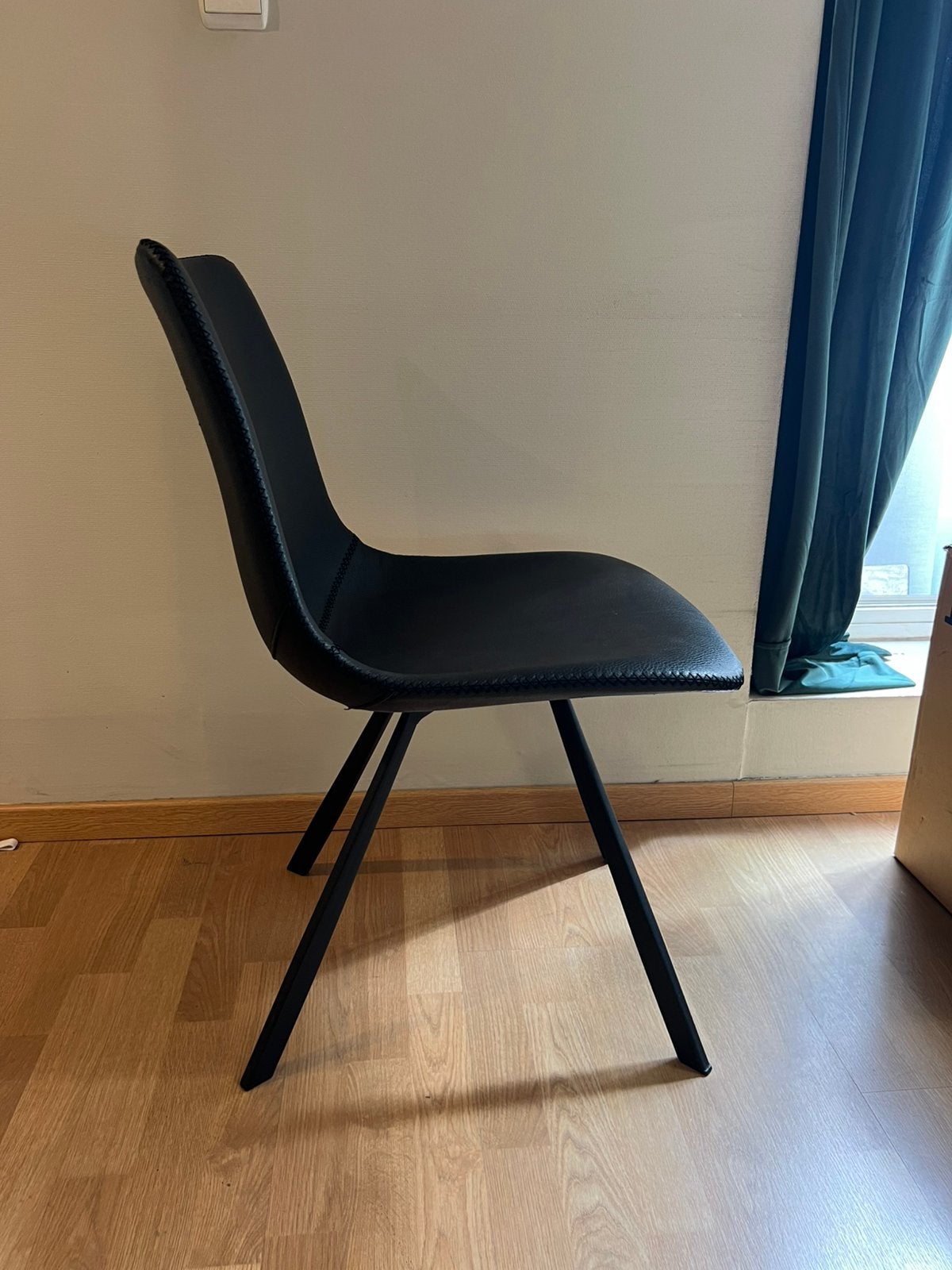 6 chaises - cuir noir, Comme neuf, Enlèvement, Cinq, Six Chaises ou plus, Cuir
