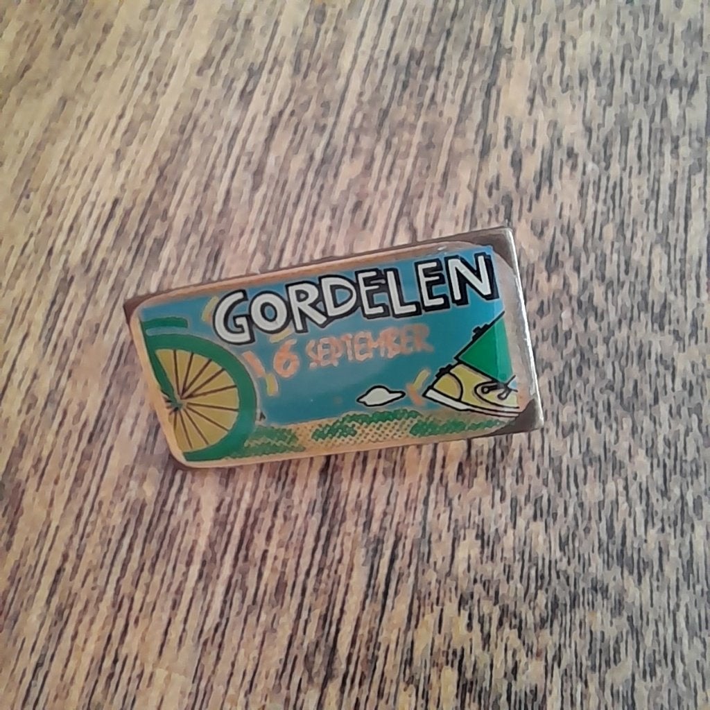 Pin Gordelen/ De Gordel 6 september  / 1992 ?, Verzamelen, Speldjes, Pins en Buttons, Ophalen, Speldje of Pin