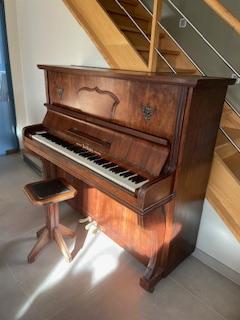 Ancien piano de la marque De Heuq Charleroi., Musique & Instruments, Pianos, Enlèvement, Utilisé, Brun, Piano