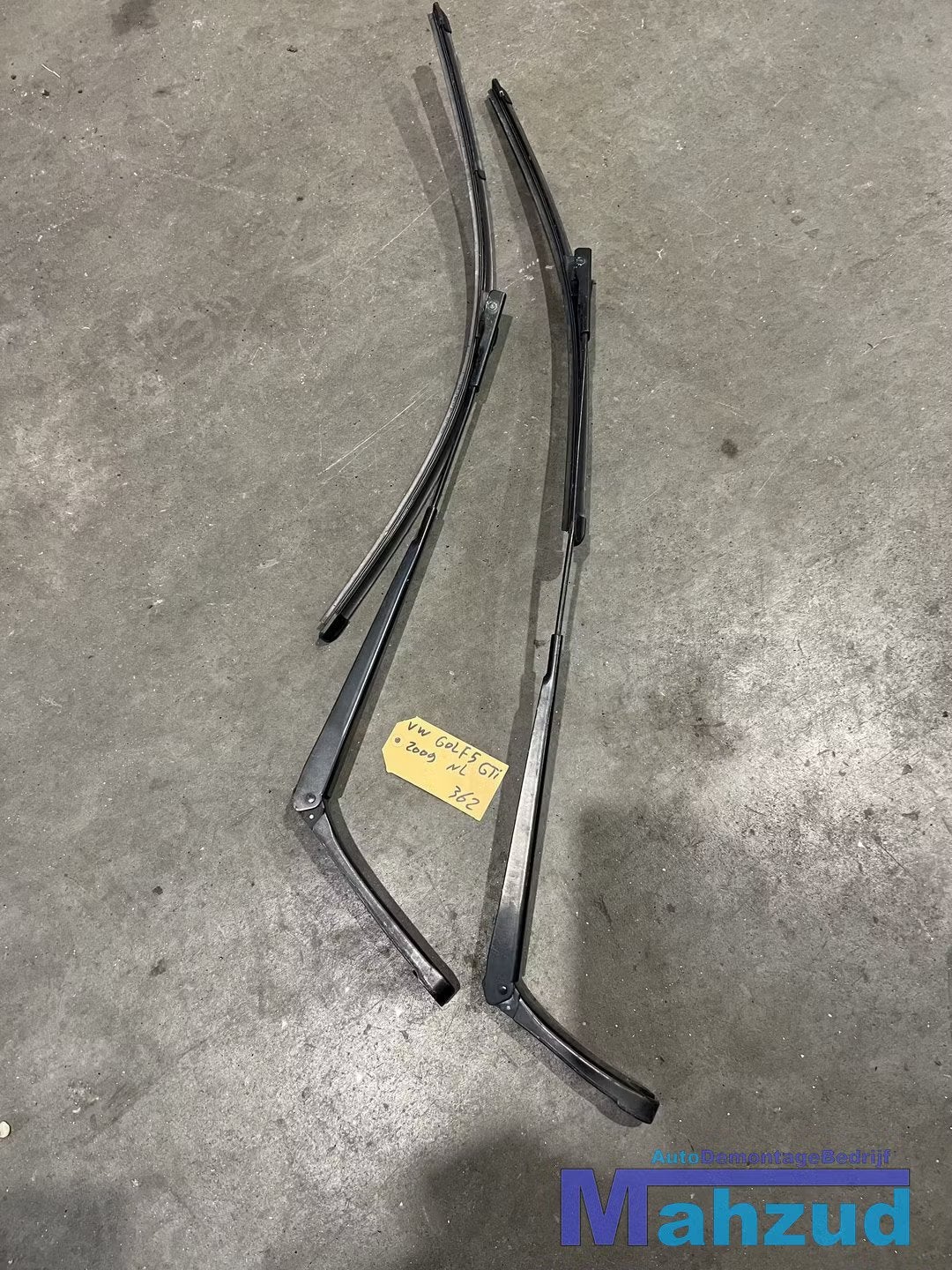 VW TOURAN Ruitenwisserarm links rechts 2003-2010, Volkswagen, Volkswagen AG, Vw@volkswagen.de, Utilisé