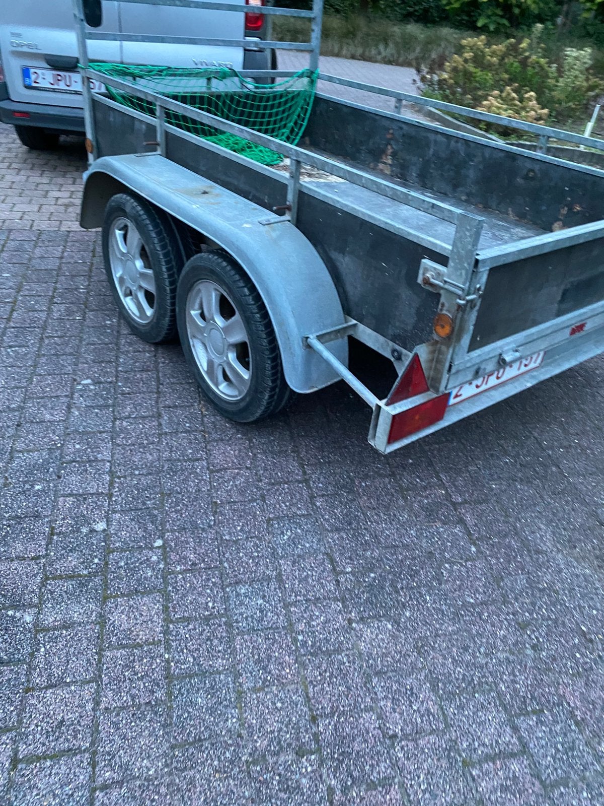 Aanhangwagen, Ophalen, Zo goed als nieuw