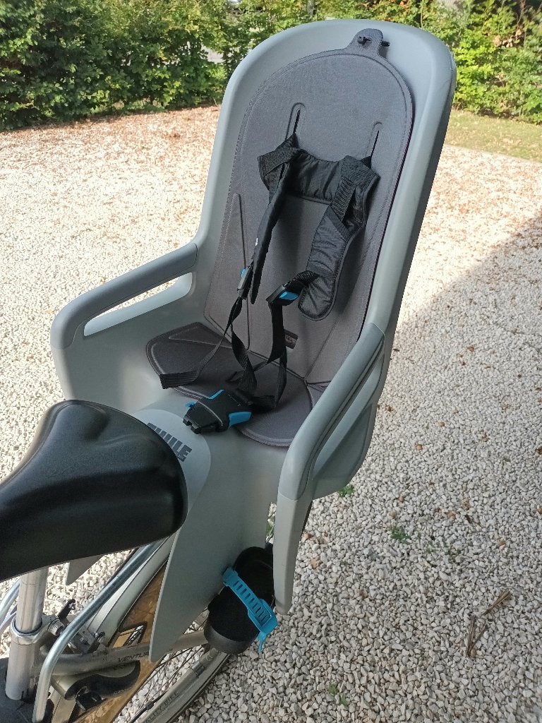 Fietsstoeltje Thule, Ophalen, Zo goed als nieuw, Voetsteuntjes