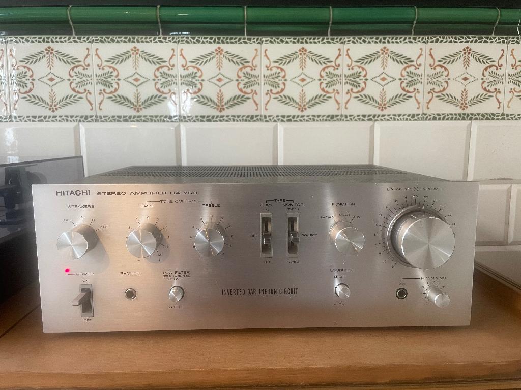 Ampli Hitachi, Enlèvement, Stéréo, Moins de 60 watts