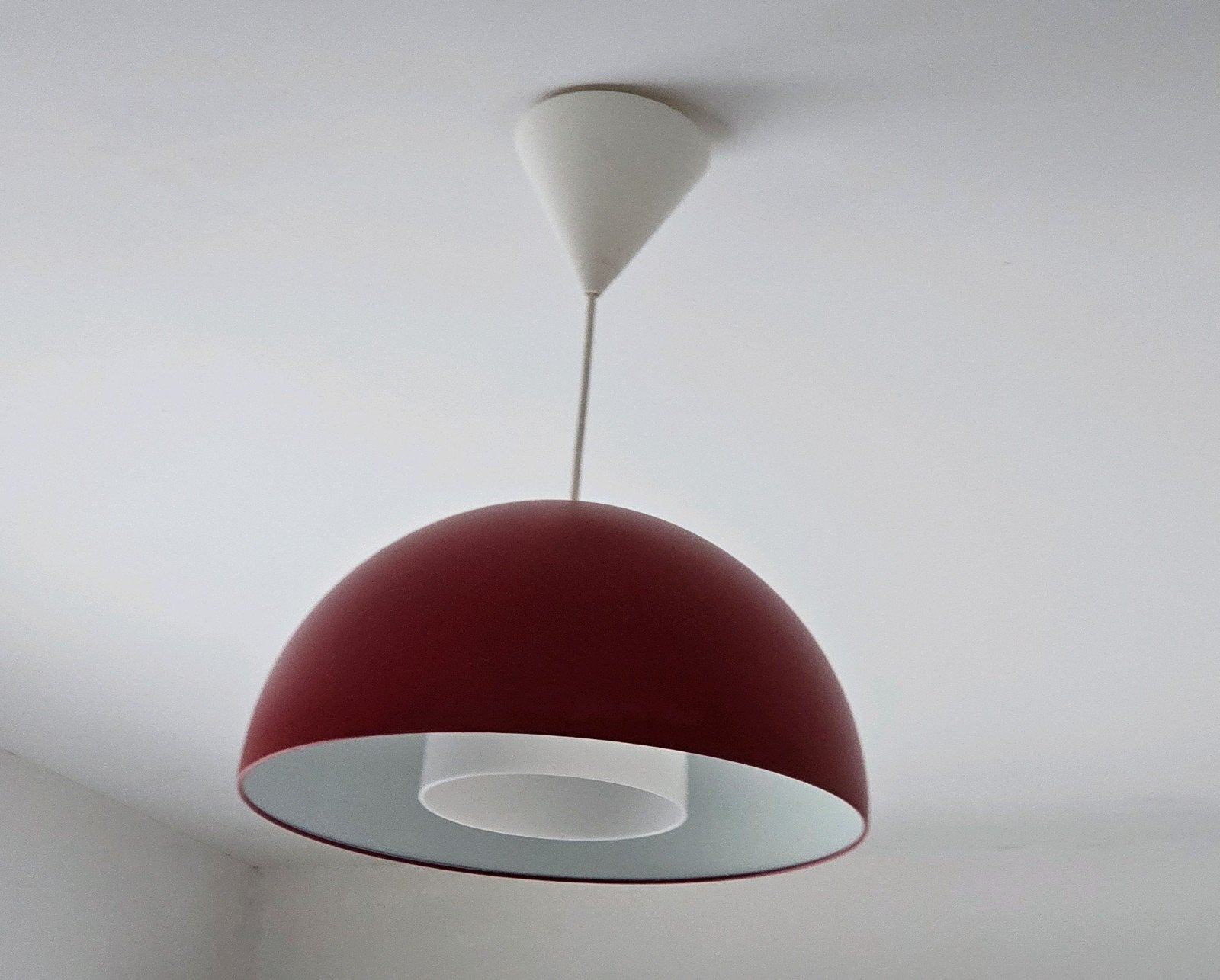Rode lamparmatuur ikea brasa in perfecte staat

Diameter 45, IKEA, Enlèvement