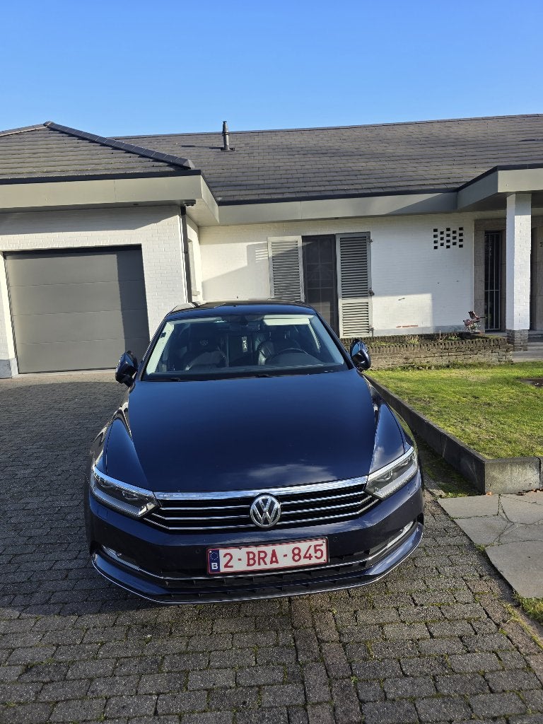 Vw Passat 2.0 Tdi, Auto's, Volkswagen, 4 deurs, 4 cilinders, Leder, Bedrijf