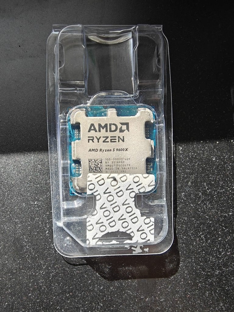 AMD Ryzen 5 9600X AM5 + Zen 5 Gaming Cpu, Computers en Software, Processors, 6-core, Zo goed als nieuw, 4 Ghz of meer, AMD Ryzen 5