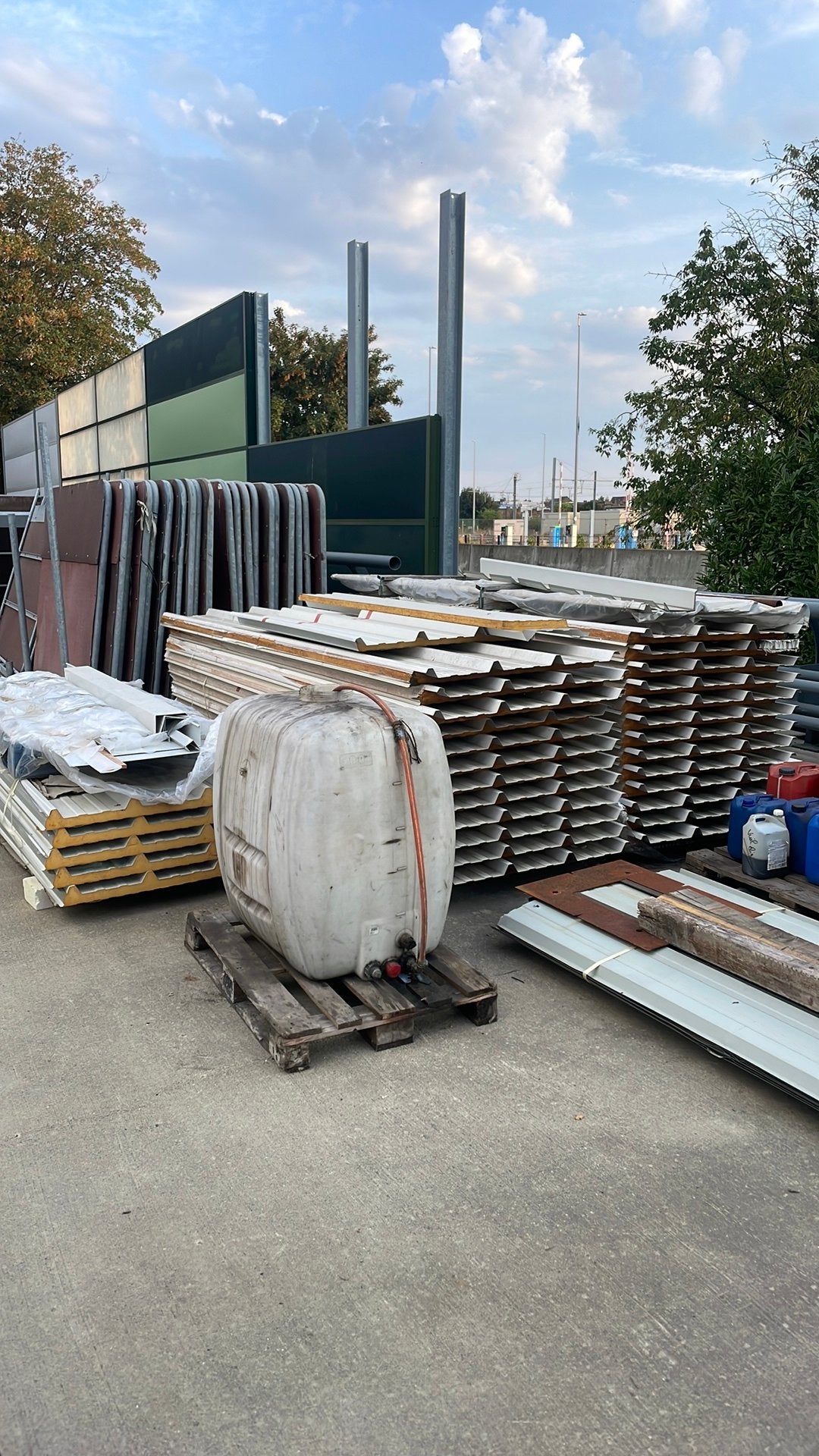 Geïsoleerde dakplaten, Doe-het-zelf en Bouw, Dakpannen en Dakbedekking, Ophalen, Overige kleuren, Zo goed als nieuw, 15 m² of meer