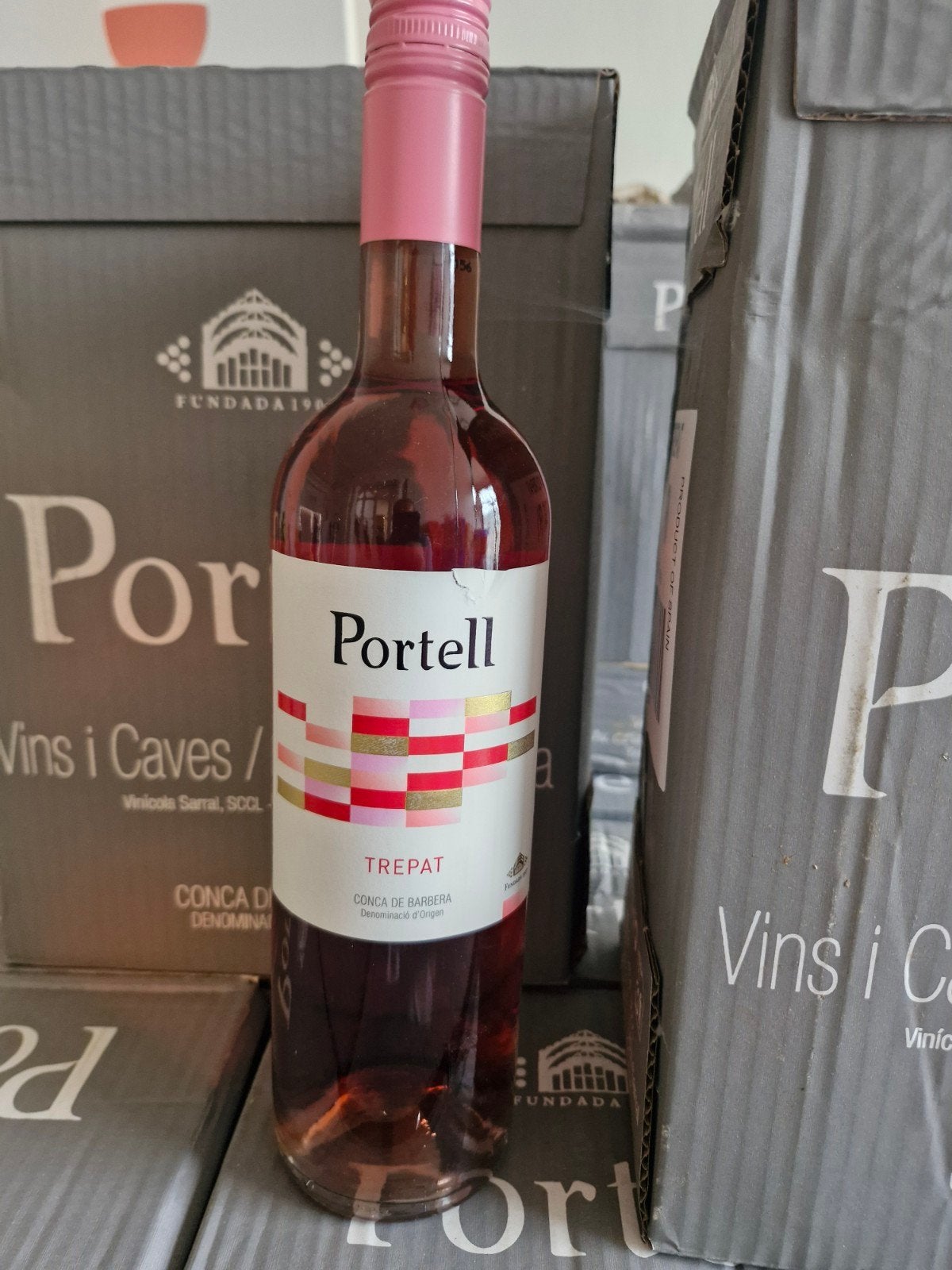 Portell rose8, Enlèvement, Espagne