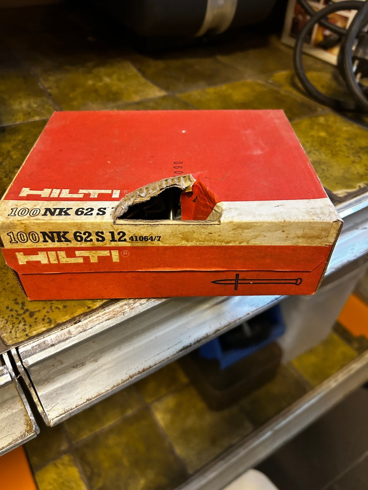 Clous pour pistolet à clous Hilti, Bricolage & Construction, Enlèvement, Comme neuf
