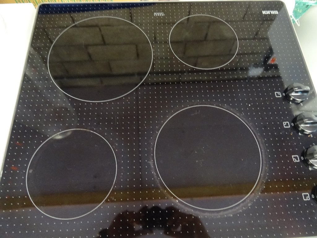 plaque vitro céramique, Classe énergétique A ou plus économe, 4 zones de cuisson, Enlèvement, Utilisé