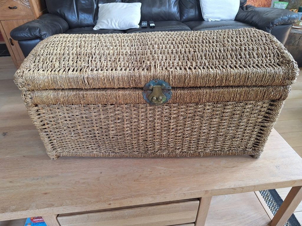 Rieten mand met deksel. Nieuwe prijs!!!, Ophalen, Mand, Met deksel