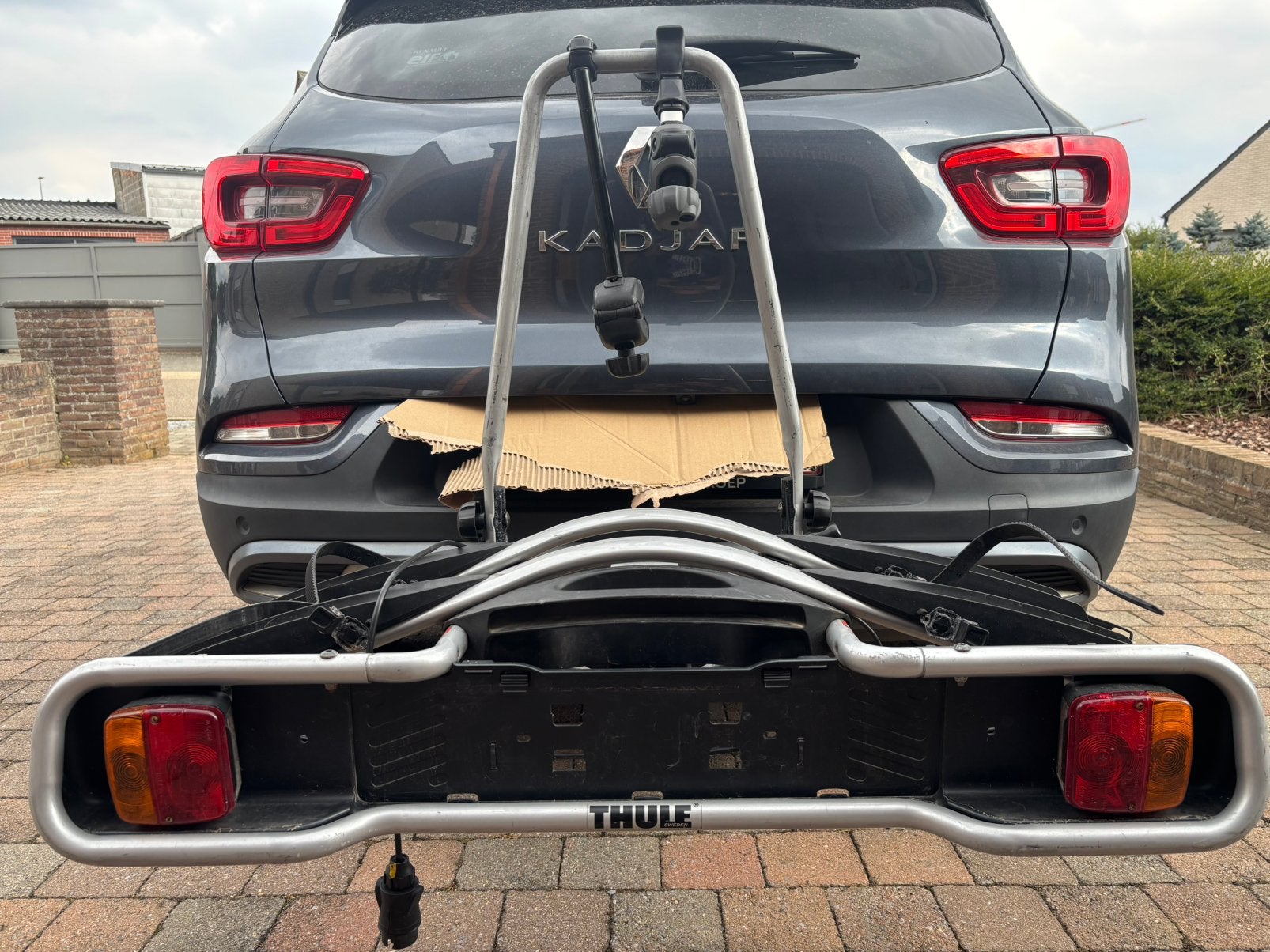 Porte-vélos Thule, Autos : Divers, Porte-vélos, Support d'attelage, 2 vélos, Pneus larges, Enlèvement