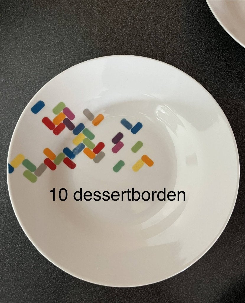10 dessertborden met kleurrijke figuurtjes - 5 euro, Ophalen, Overige merken, Zo goed als nieuw, Bord(en)