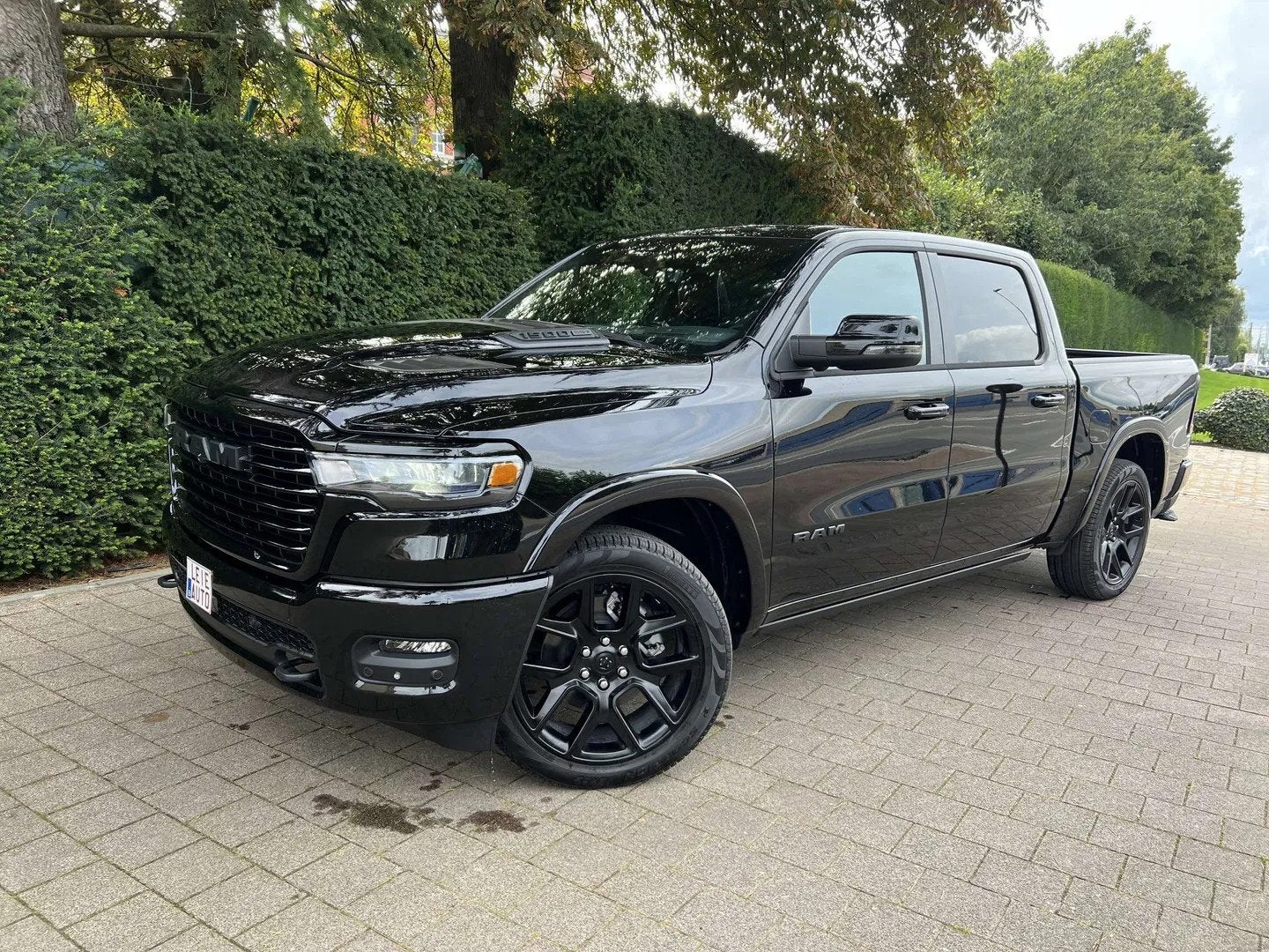 Dodge Ram Laramie Night Premium €65.900,- excl btw., Auto's, Overige modellen, Alcantara, Zwart, Overige kleuren